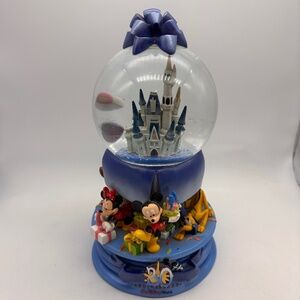 Walt Disney World 30th Anniversary Character Castle Celebration Snow Globe